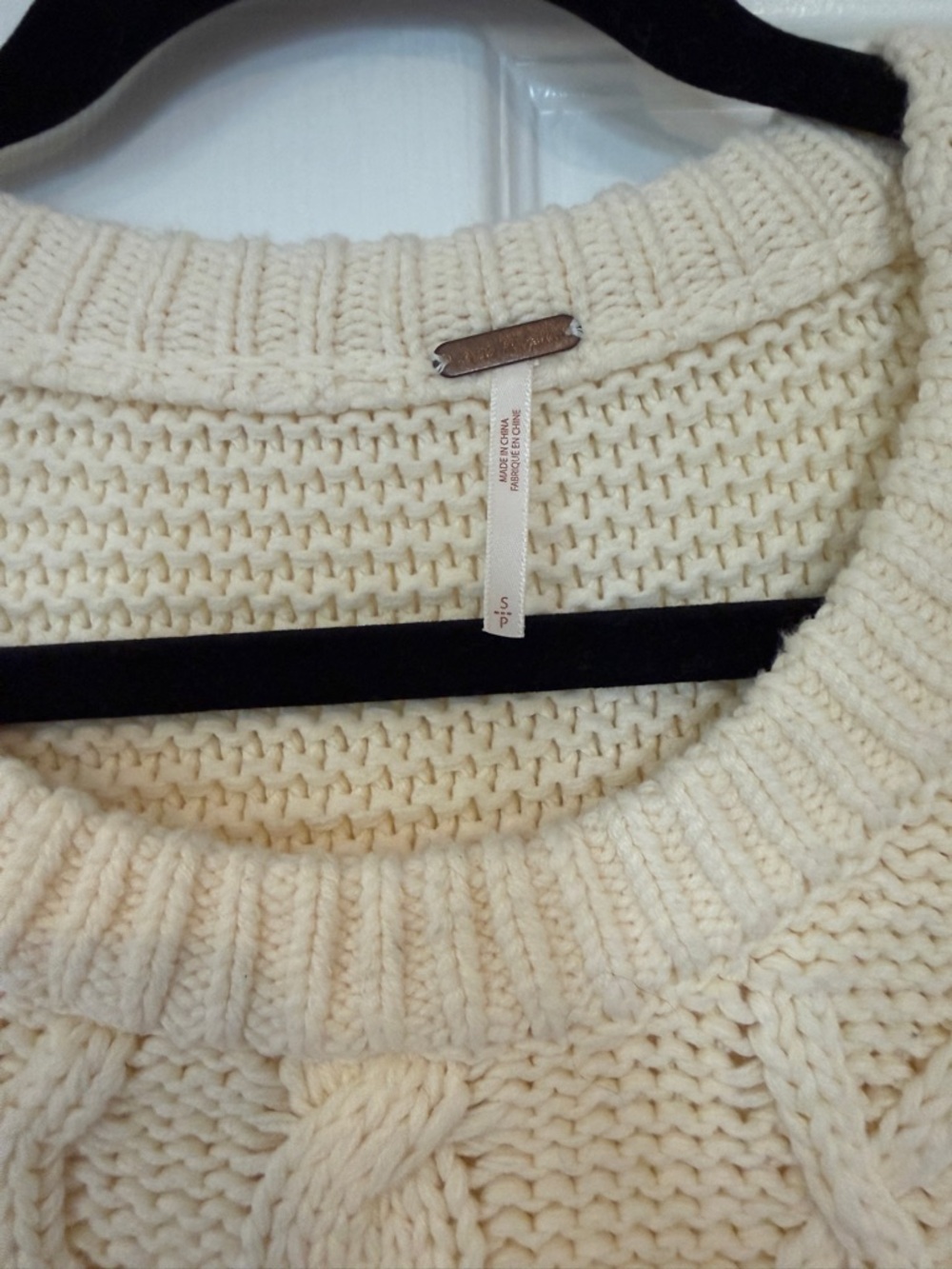 EUC Free People Dream Cable-Knit Crew Sweater in Ivory (Size: S) - Picture 3 of 4